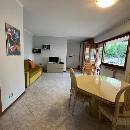 Trilocale Con Terrazza E Garage * 罗马