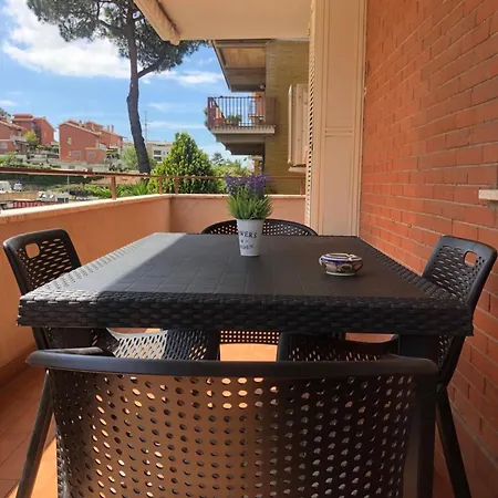 Trilocale Con Terrazza E Garage 펜션 로마