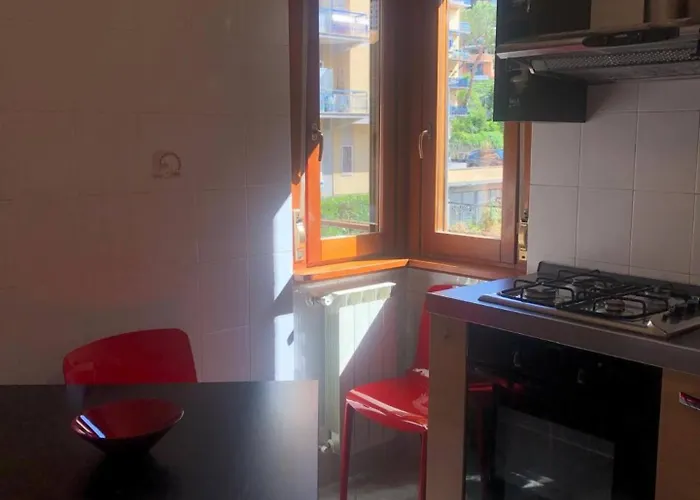 Trilocale Con Terrazza E Garage Roma